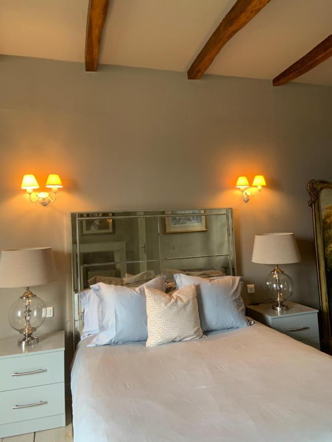 Le Petit Manoir Bed & Breakfast Brux Exterior photo